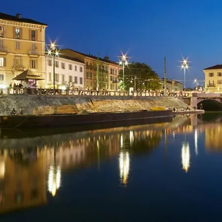 Apartment Daniela's Spazioso Ai Navigli