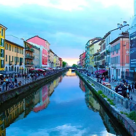 Apartment Daniela's Spazioso Ai Navigli Milan