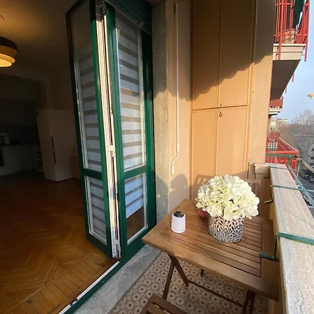 Daniela's Spazioso Ai Navigli Apartment Milan