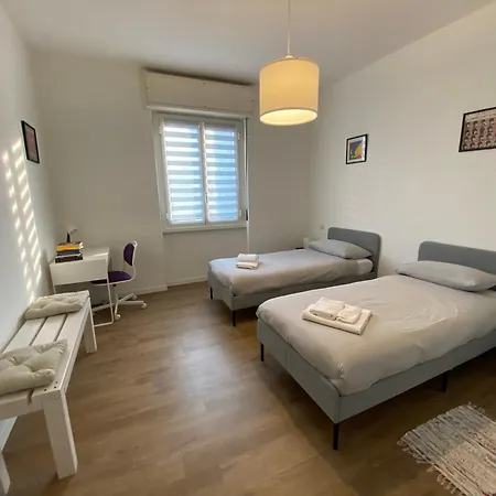 Daniela's Spazioso Ai Navigli Apartment Milan