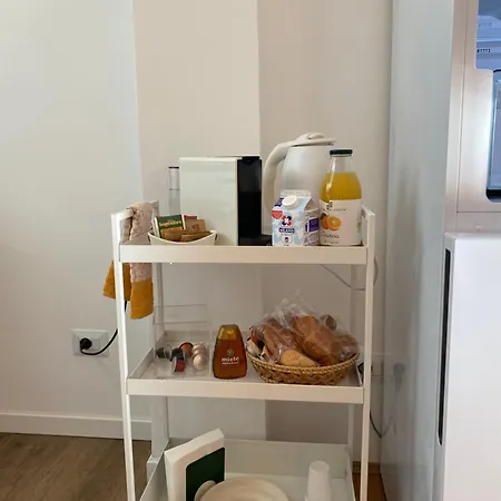 Daniela's Spazioso Ai Navigli Apartment Milan