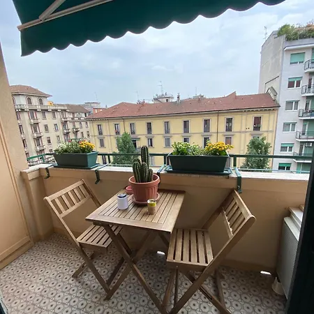 Apartment Daniela's Spazioso Ai Navigli Milan