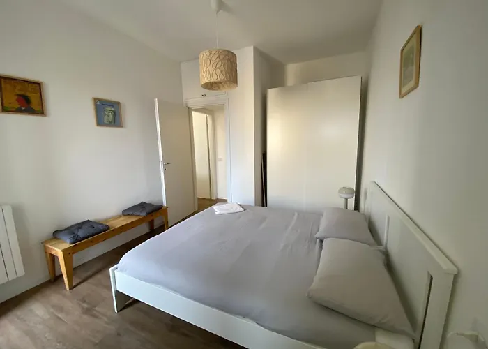 Daniela's Spazioso Ai Navigli 公寓