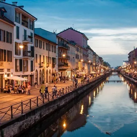 Daniela's Spazioso Ai Navigli Διαμέρισμα
